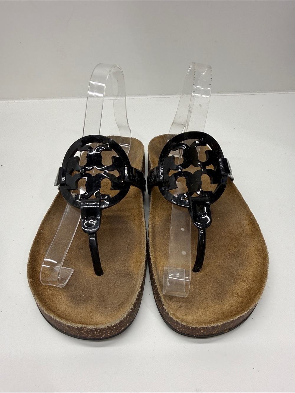 Women’s Tory Burch Miller cloud black  Patent Thong Sandals Logo Medallion sz 8